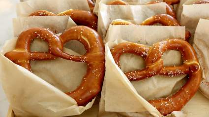 More Than 50 Oregon Students Served Pretzels Seasoned With Oven Cleaner Instead of Salt