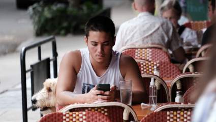 New Data Says 38 Percent of Restaurant Visits Are By Solo Diners, Which Concerns Mental Health Experts