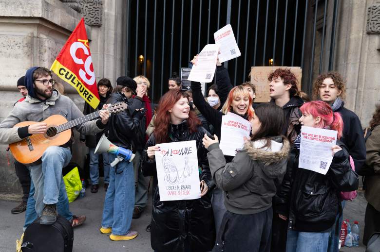 louvre blockade