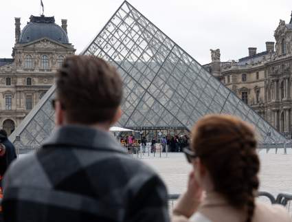 The Louvre Is Now Closed Amid Paris Riots